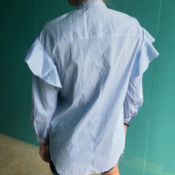 Trouve ruffle shoulder striped blouse. - Picture 5 of 7